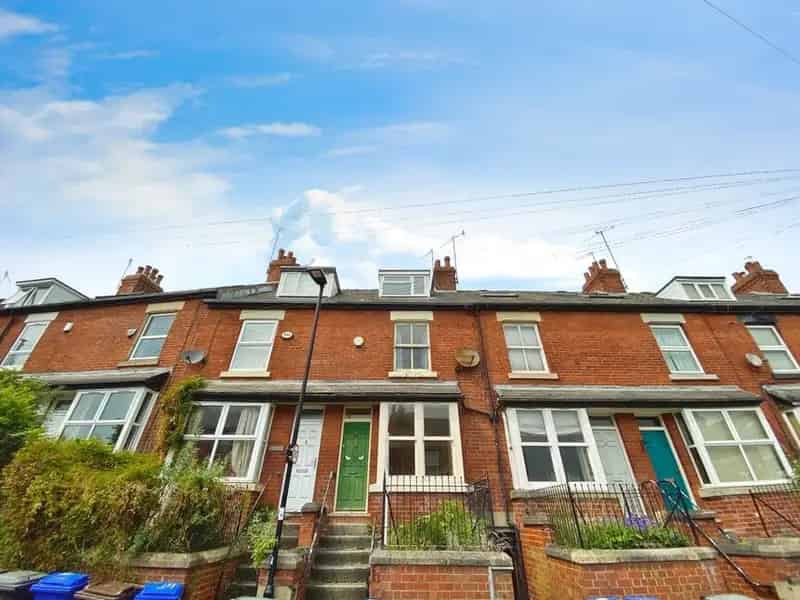 2 Bedroom Mid Terrace House Sheffield S2 For Sale