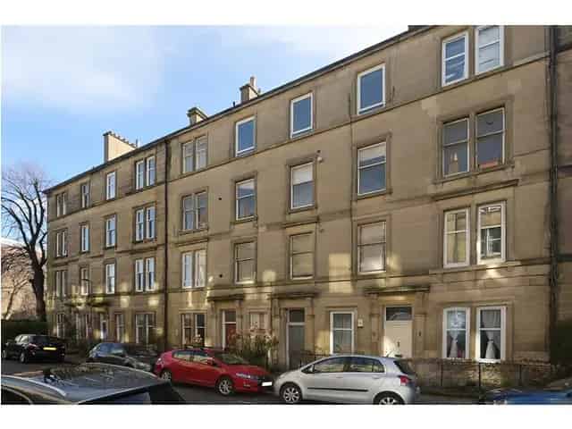 2 Bedroom Flat for Sale in Edinburgh Morningside
