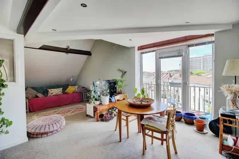 Stunning 2-Bed Flat in Converted Church Near North Street