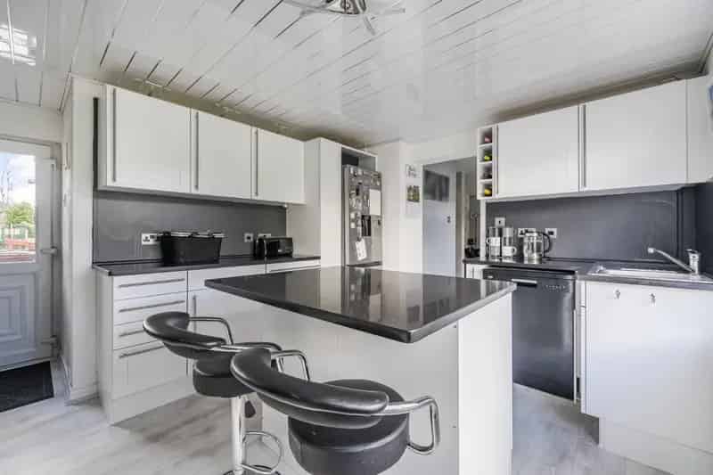 4 Bedroom House For Sale in Worsley
