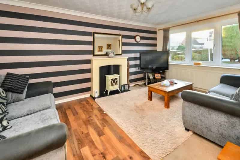 House For Sale , 4, Moor View, Wakefield, England