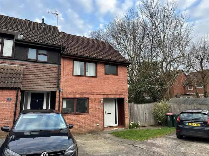 2 Bedroom End Terrace House for Sale