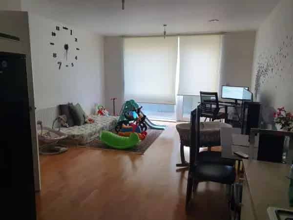 Spacious 1-Bed Flat Near Stepney Green Station