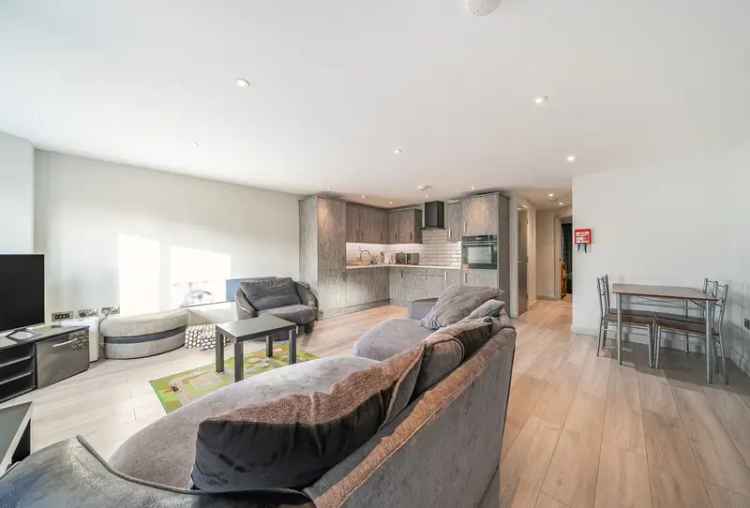 2 Bedroom Flat for Sale St George Modern Design En-suite Bathrooms