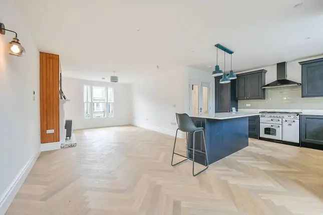 Maisonette for sale in The Grove, Ealing Broadway, London W5