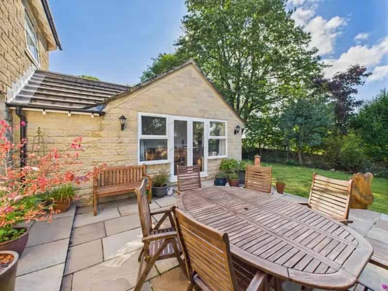 4 or 5 Bedroom Detached House for Sale