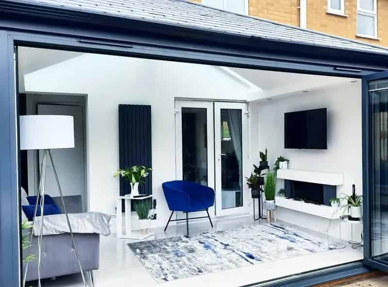 3 Bed House with Large Garden and Garage