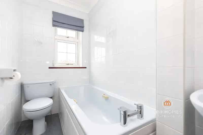 3 Bed 3 Bath End Terraced House for Sale Near Poole Hospital