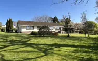 Spacious 4-Bedroom Bungalow near South Molton Town Centre