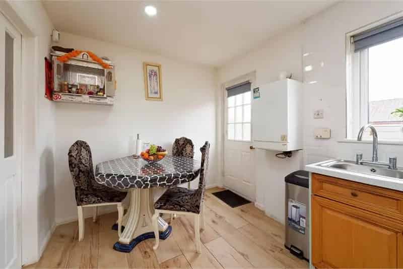 2 Bed House - End Terraced with 1 Reception Room
