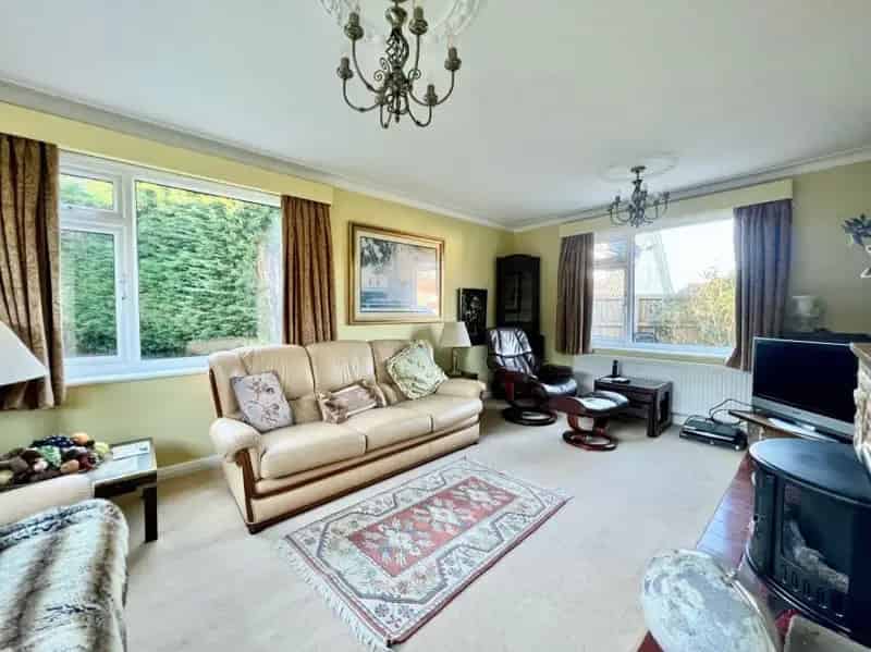 3 Bed Detached House For Sale