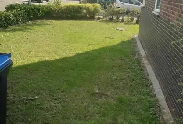 Spacious 1-Bedroom Flat near Edgware  Quiet Close Own Driveway Gardens