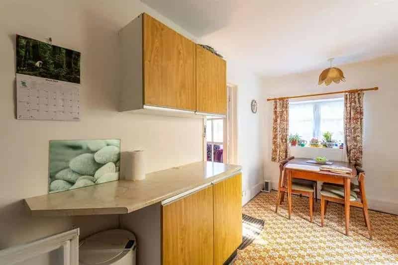2 bed house for sale