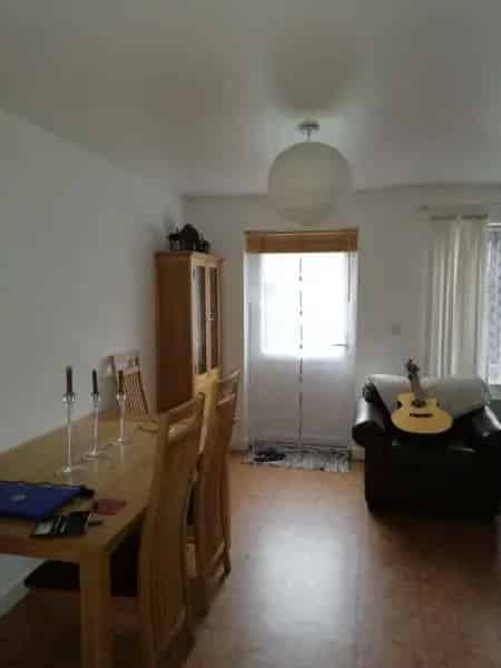 3 Bedroom House with Garden Near Transport Links