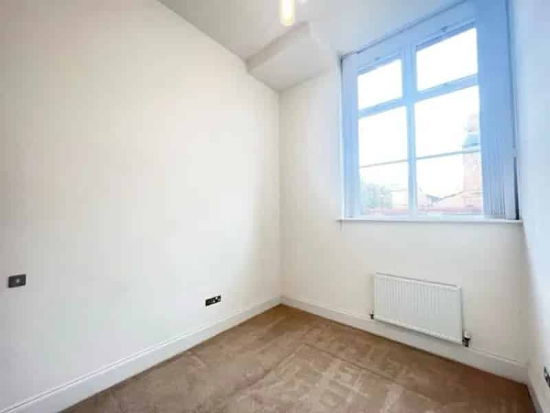 Luxury Apartment with Open Plan Living and Allocated Parking