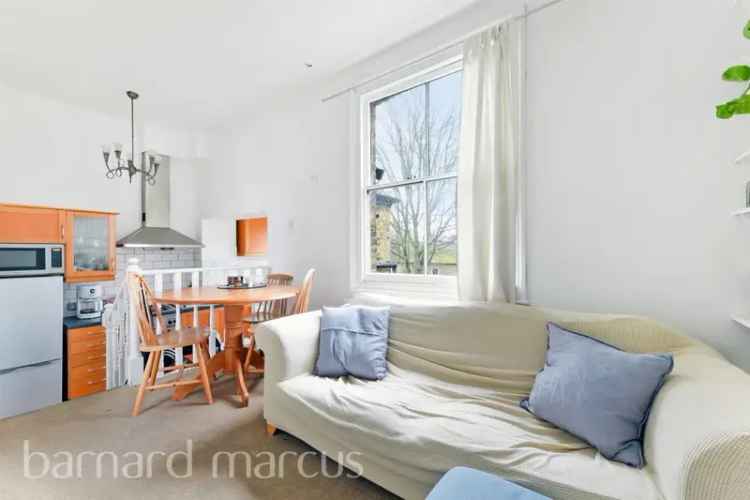Two Bedroom Victorian Apartment Clapham Old Town