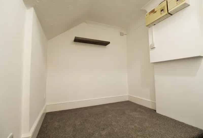 Studio Flat to Let in St Margarets River Meads