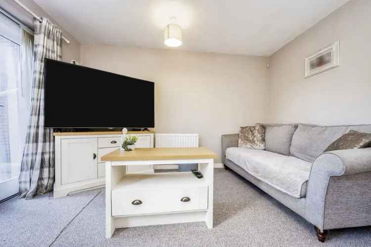 3 Bed House Redhouse Park Modern Family Home Garden Parking