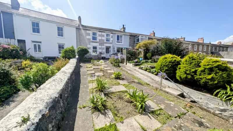 3 Bedroom Terraced House For Sale - No Onward Chain
