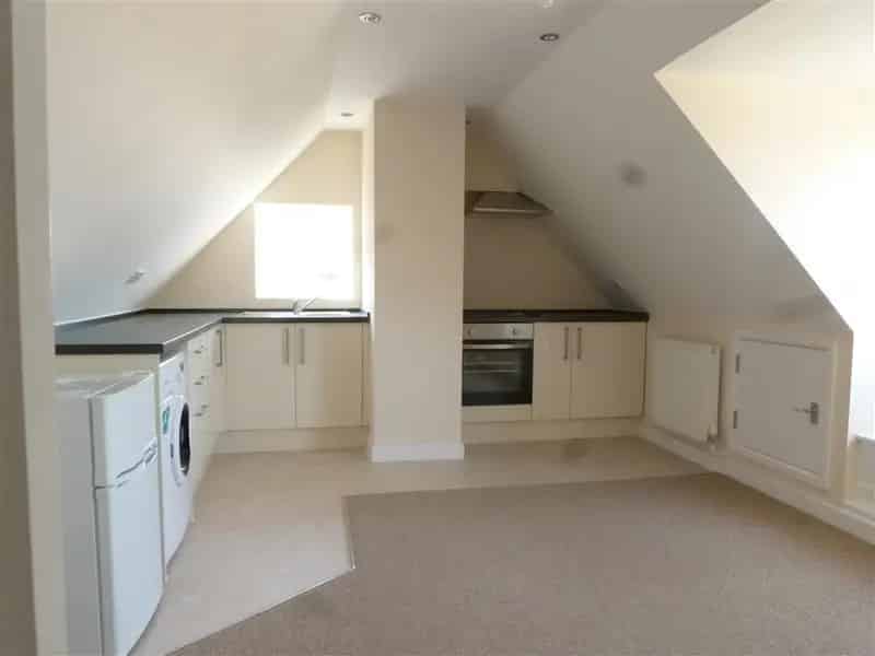 Modern Town Centre Studio Apartment Single Occupancy