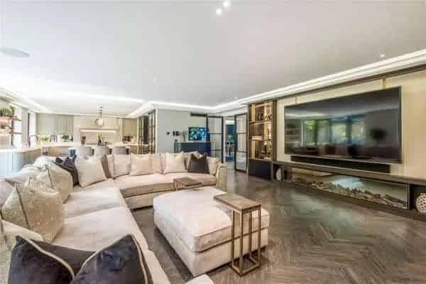 Luxury 5-Bedroom Family Home with Smart Technology and Stunning Garden