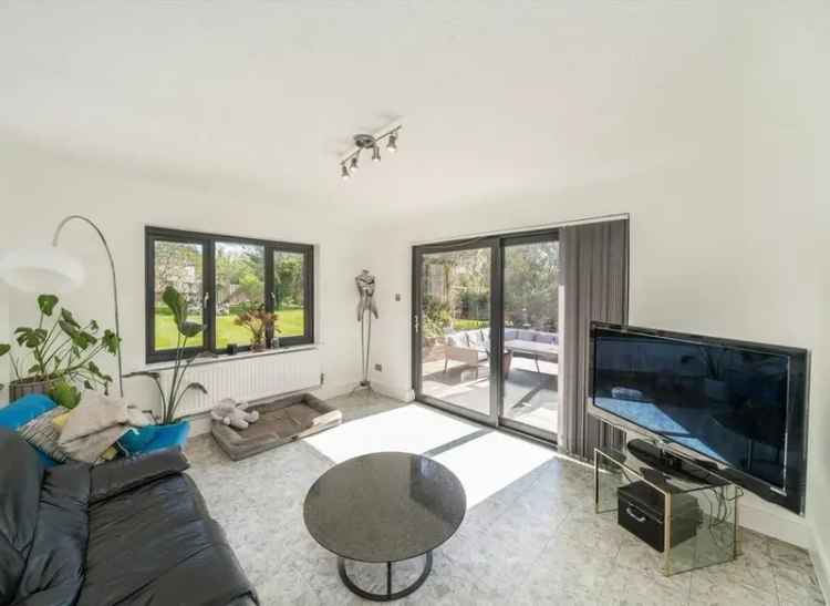 5 Bedroom Detached House Mill Hill