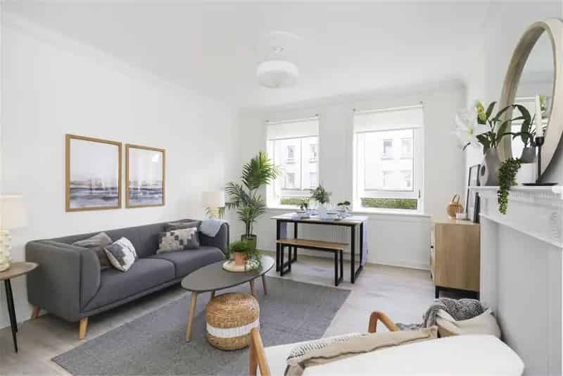 2 Bed Ground Floor Flat - Ideal First Time Buyer Home