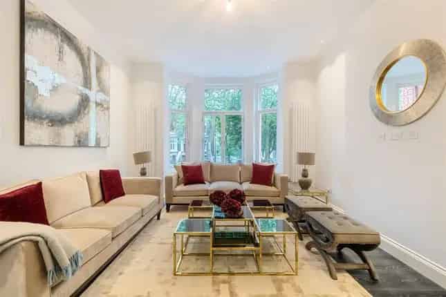 Flat for sale in Fitzjohn's Avenue, Hampstead NW3
