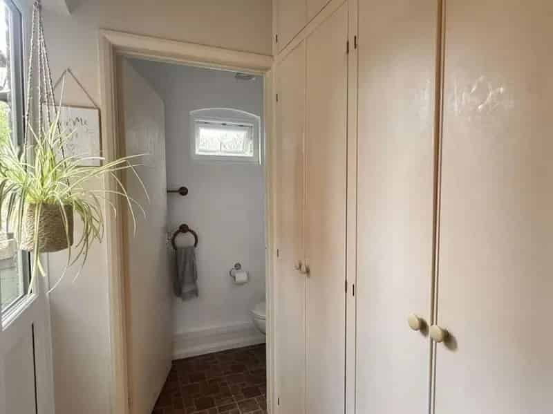 2 Bed House for Sale in Oakham - Character Home with Workshop