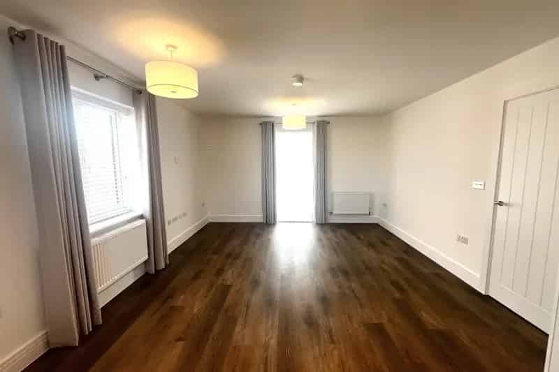 Modern Didcot Apartment Near Train Station - Zero Deposit Guarantee