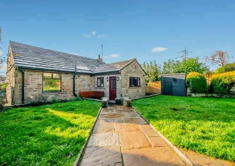 4 Bedroom Detached House with Annex For Sale