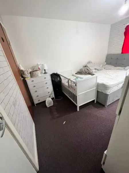 Flat For Rent in Walsall, England