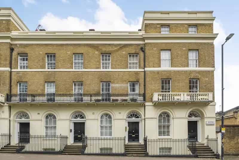 Elegant One Bedroom Georgian Flat with Private Rooftop Terrace