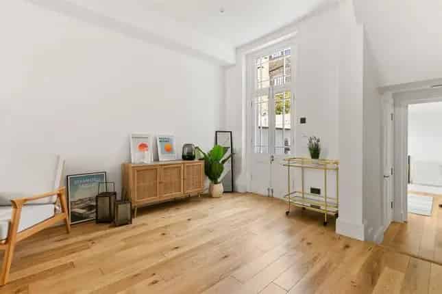 Chelsea Townhouse 4 Double Bedrooms Near Kings Road