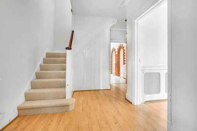 Detached house to rent in Sheen Lane, London SW14