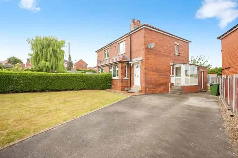 2 Bedroom Semi Detached House Outwood West Yorkshire
