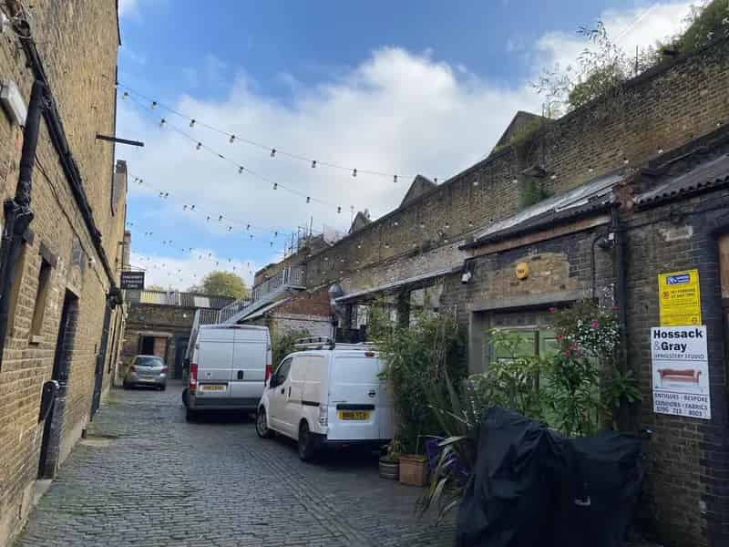 Commercial property For Rent , London, England