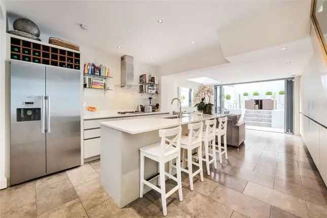 Family House for Sale in Chelsea SW10