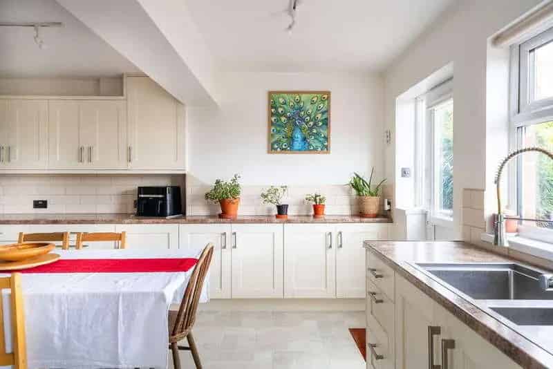 4 bed house for sale