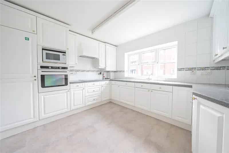 Two Bedroom Apartment in Alwoodley, Leeds