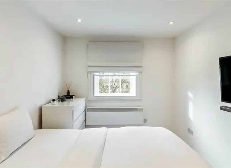 Refurbished Top Floor Flat near Hyde Park Paddington