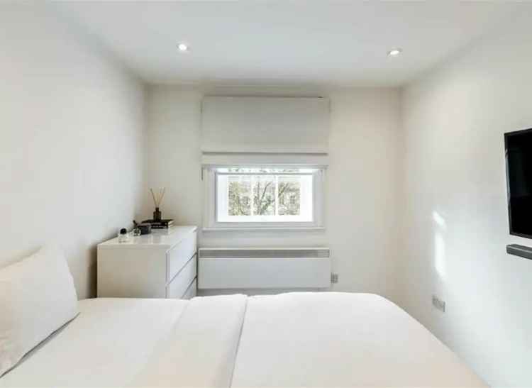 Refurbished Top Floor Flat near Hyde Park Paddington