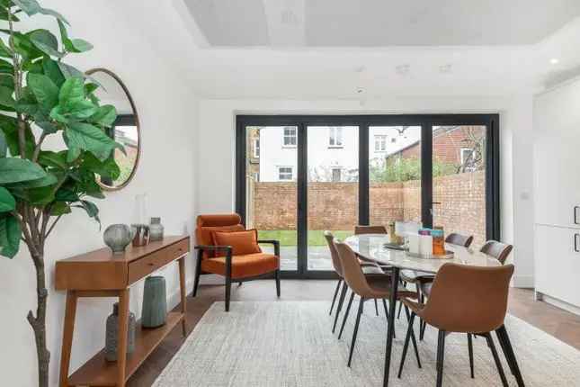 45 Bedroom Family Homes in Herne Hill The Poets Corner Collection