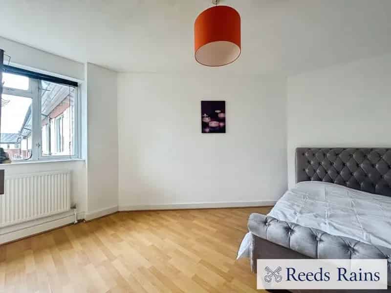 2 Bedroom Flat for Sale near Salford Quays