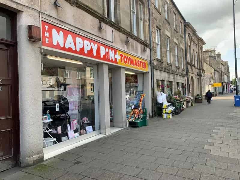 Ground Floor Retail Unit with Parking - Open Plan Layout