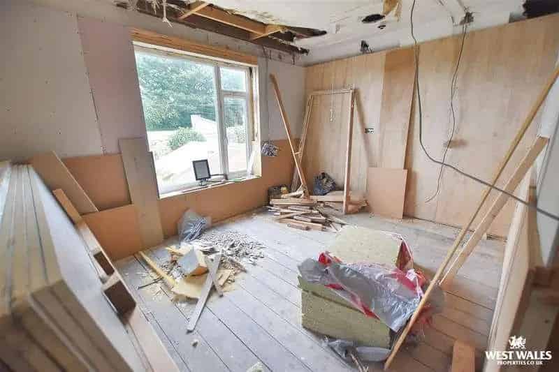 3 Bed House For Sale Requiring Renovation