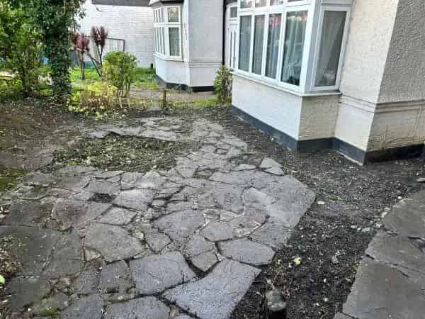 Large 4 Bed Family Home Near Amenities and Schools