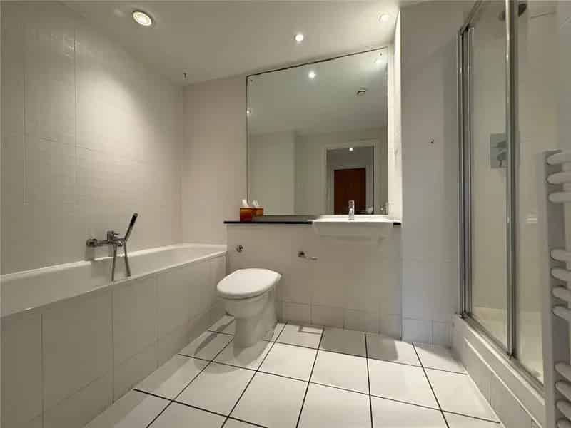 1 Bedroom Apartment to Rent South Facing Balcony Secure Parking