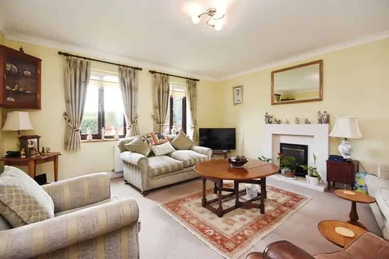 Spacious Family Home in Gosfield with Large Garden and Double Garage