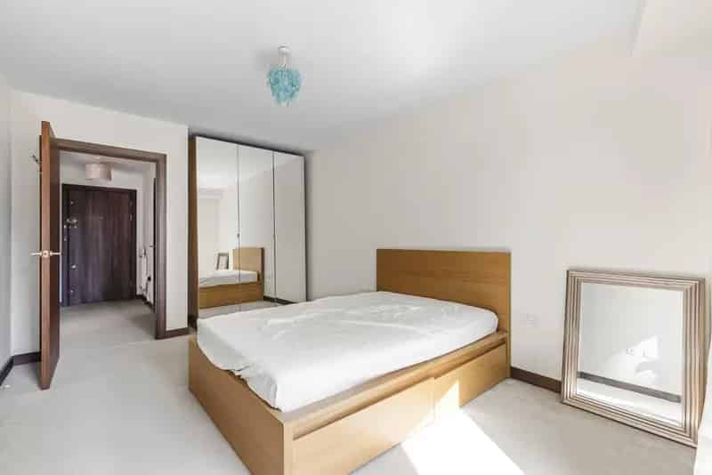 Spacious One Bedroom Apartment near Clapham Junction